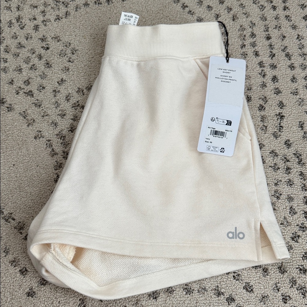 NWT Alo Low Key Sweat Short XS Ivory